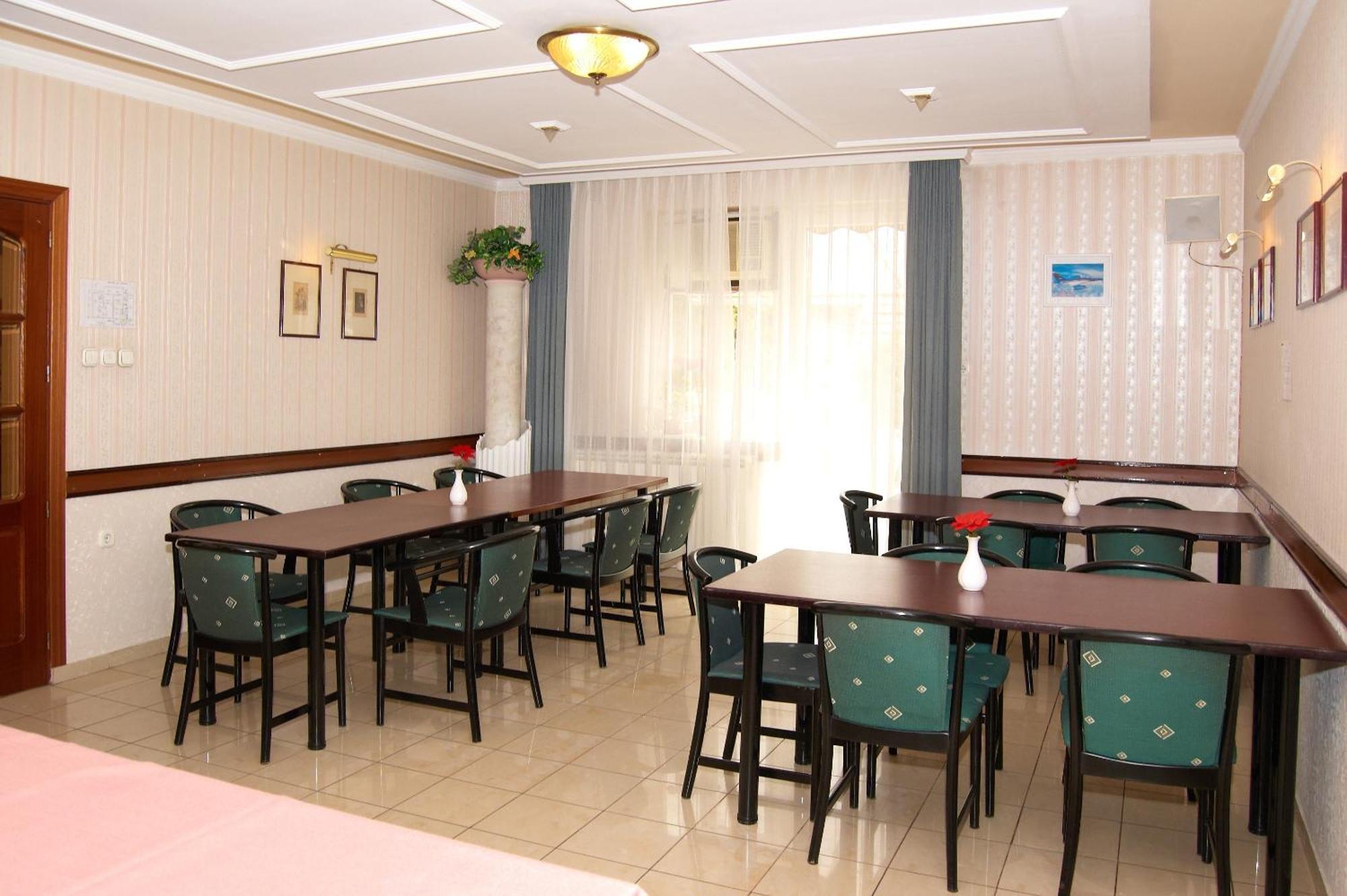 Apollo Motel Kecskemét Exteriör bild