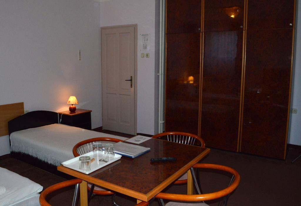 Apollo Motel Kecskemét Exteriör bild