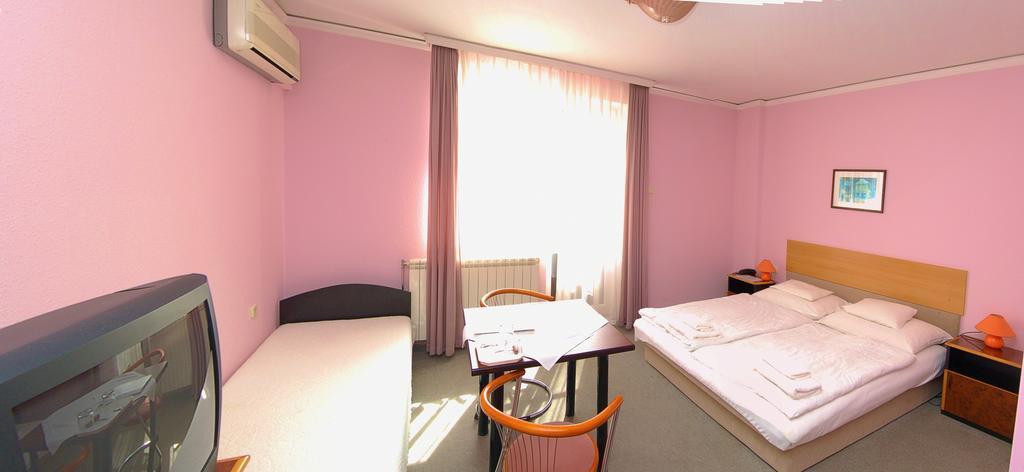 Apollo Motel Kecskemét Exteriör bild
